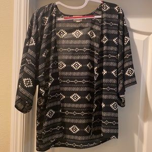 LA Hearts black tribal print kimono size S/M